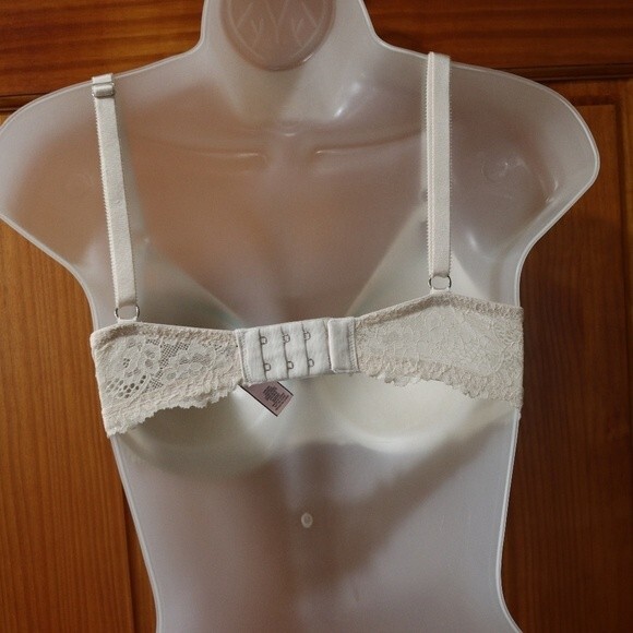 Victoria’s Secret Lot of 3 Bras 32DD Very Sexy Push Up & Dream Angel Demi - Picture 9 of 16